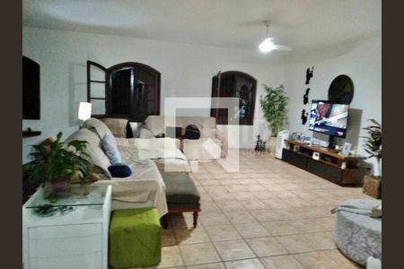 Casa à venda com 4 quartos, 203m² em Jardim Santa Helena, São Paulo
