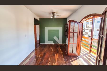 Sala de casa para alugar com 2 quartos, 95m² em Olaria, Rio de Janeiro