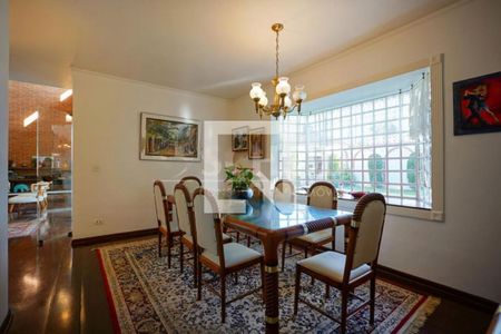 Casa à venda com 3 quartos, 340m² em Jardim Leonor, São Paulo