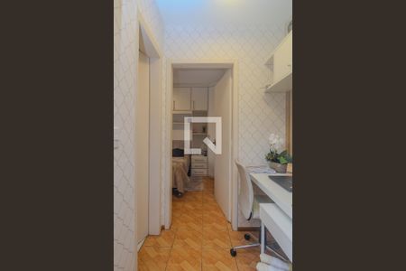Corredor de apartamento à venda com 1 quarto, 55m² em Tristeza, Porto Alegre