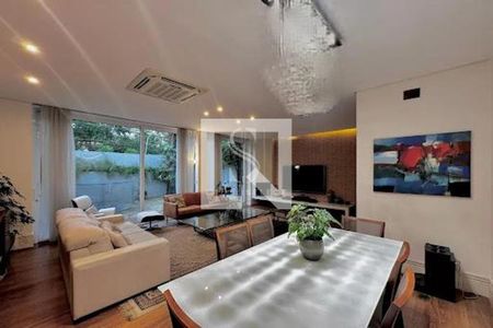 Casa à venda com 4 quartos, 224m² em Campo Belo, São Paulo