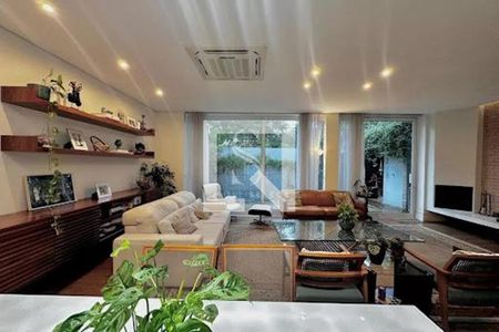 Casa à venda com 4 quartos, 224m² em Campo Belo, São Paulo