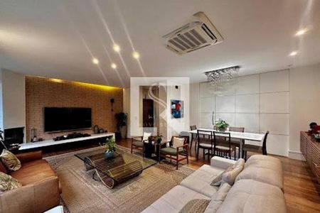 Casa à venda com 4 quartos, 224m² em Campo Belo, São Paulo