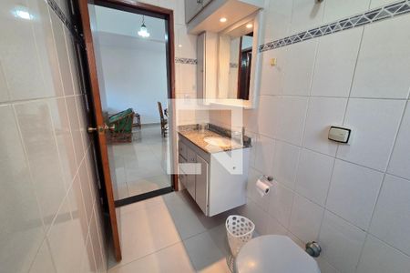 Banheiro de apartamento para alugar com 2 quartos, 70m² em Boqueirão, Praia Grande