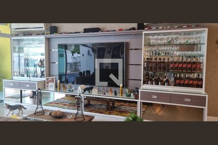 Sala de casa de condomínio à venda com 4 quartos, 450m² em Barra da Tijuca, Rio de Janeiro