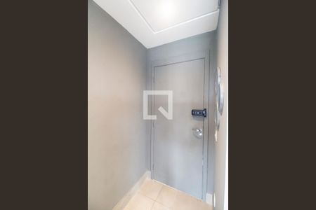 Hall de entrada de apartamento para alugar com 1 quarto, 55m² em Alphaville Empresarial, Barueri