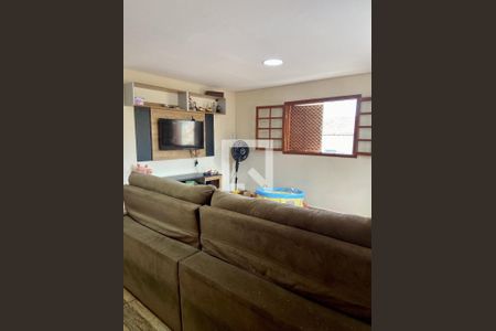 Casa à venda com 3 quartos, 360m² em Nacional, Contagem