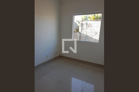 Casa à venda com 2 quartos, 90m² em Arvoredo, Contagem