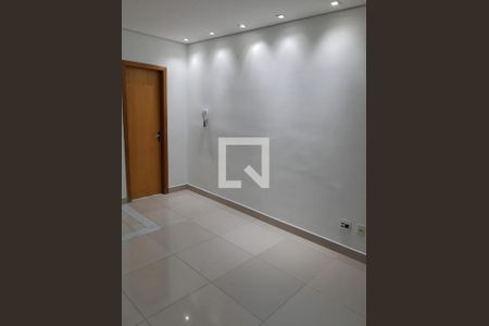 Casa à venda com 2 quartos, 90m² em Arvoredo, Contagem