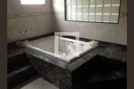 Casa à venda com 7 quartos, 360m² em Nacional, Contagem