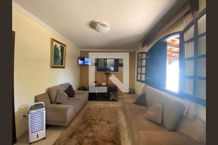Casa à venda com 3 quartos, 220m² em Parque Xangri-Lá, Contagem