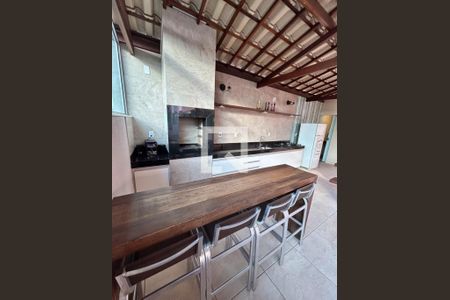 Casa à venda com 4 quartos, 266m² em Cabral, Contagem