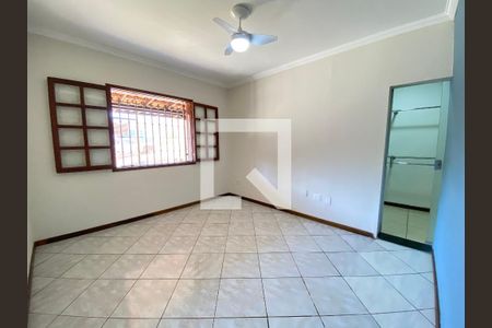 Casa à venda com 3 quartos, 236m² em Paquetá, Belo Horizonte
