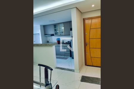 Apartamento à venda com 2 quartos, 67m² em Arvoredo, Contagem