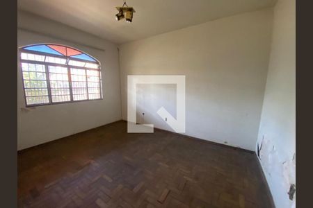 Casa à venda com 4 quartos, 160m² em Castelo, Belo Horizonte