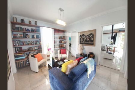 Casa à venda com 4 quartos, 400m² em Jardim Prudência, São Paulo