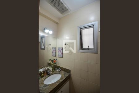 Lavabo de apartamento para alugar com 3 quartos, 100m² em Tijuca, Rio de Janeiro