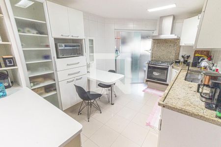 Cozinha de apartamento para alugar com 3 quartos, 135m² em Vila Regente Feijó, São Paulo