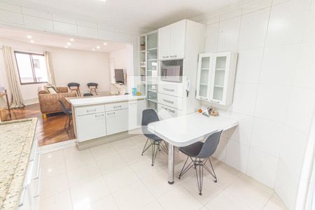 Cozinha de apartamento para alugar com 3 quartos, 135m² em Vila Regente Feijó, São Paulo
