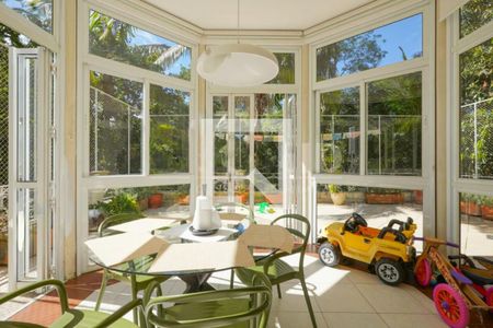 Casa à venda com 5 quartos, 850m² em Chácara Flora, São Paulo