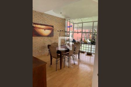 Casa à venda com 4 quartos, 313m² em Jardim dos Estados, São Paulo