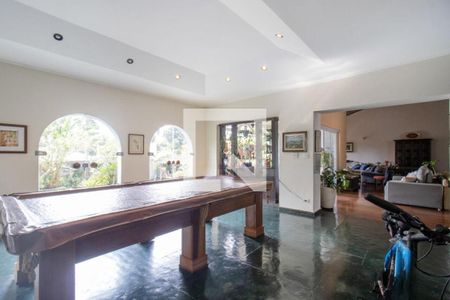Casa à venda com 5 quartos, 580m² em Jardim Santa Helena, São Paulo