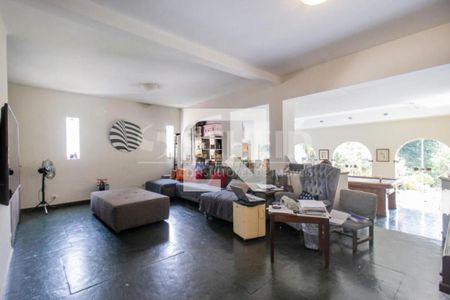 Casa à venda com 5 quartos, 580m² em Jardim Santa Helena, São Paulo