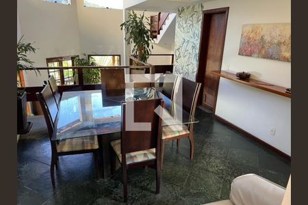 Casa à venda com 8 quartos, 300m² em Piratininga, Niterói