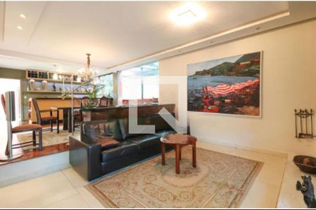 Casa à venda com 4 quartos, 300m² em Santo Amaro, São Paulo
