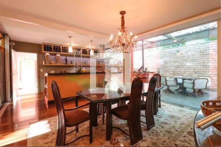 Casa à venda com 4 quartos, 300m² em Santo Amaro, São Paulo