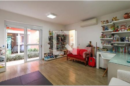 Casa à venda com 4 quartos, 300m² em Santo Amaro, São Paulo