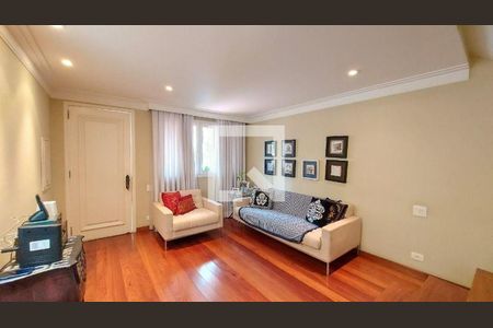 Casa à venda com 3 quartos, 228m² em Jardim Lucia, São Paulo