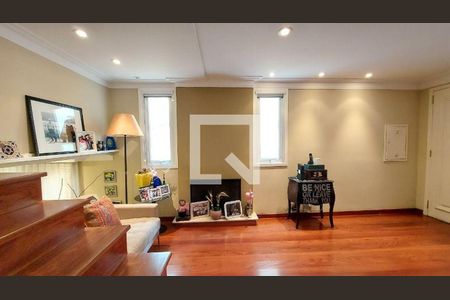 Casa à venda com 3 quartos, 228m² em Jardim Lucia, São Paulo