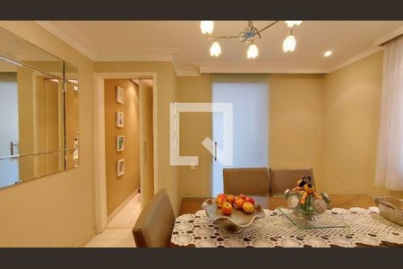 Casa à venda com 3 quartos, 228m² em Jardim Lucia, São Paulo