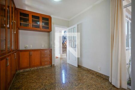 Casa à venda com 4 quartos, 330m² em Jardim Cordeiro, São Paulo
