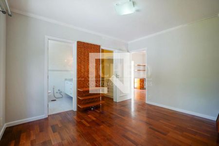 Casa à venda com 4 quartos, 330m² em Jardim Cordeiro, São Paulo