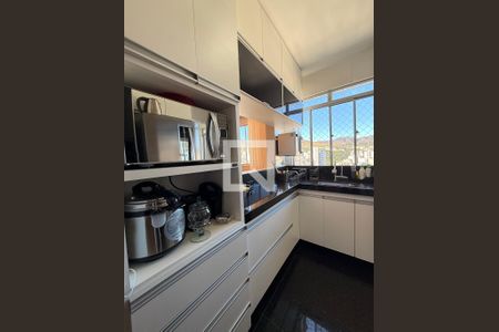 Cozinha de apartamento à venda com 2 quartos, 60m² em Buritis, Belo Horizonte