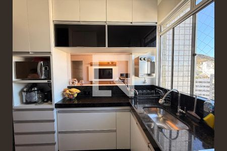 Cozinha de apartamento à venda com 2 quartos, 60m² em Buritis, Belo Horizonte