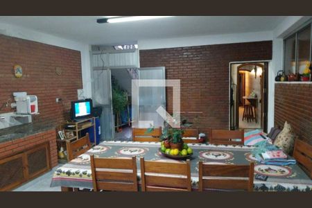 Casa à venda com 3 quartos, 220m² em Jardim Santa Helena, São Paulo