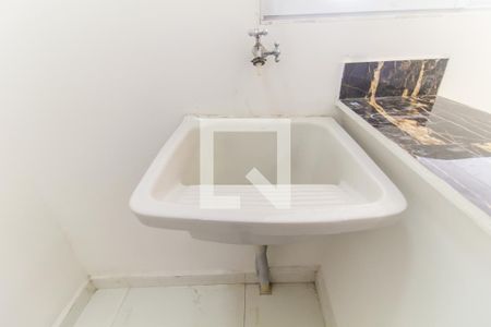 Sala/Cozinha de apartamento para alugar com 1 quarto, 28m² em Itaquera, São Paulo