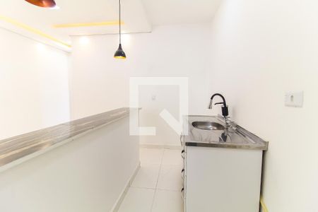Sala/Cozinha de apartamento para alugar com 1 quarto, 28m² em Itaquera, São Paulo