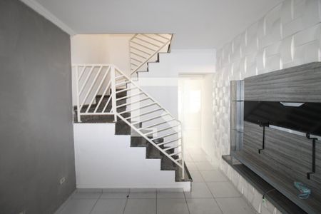 Sala de casa para alugar com 2 quartos, 187m² em Parque Savoy City, São Paulo