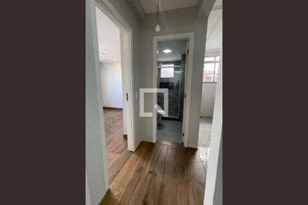 Corredor de apartamento para alugar com 2 quartos, 47m² em Jardim Gramacho, Duque de Caxias
