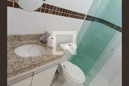 Banheiro de apartamento para alugar com 2 quartos, 80m² em Canto do Forte, Praia Grande