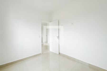Quarto 1 de apartamento para alugar com 2 quartos, 46m² em Quitaúna, Osasco