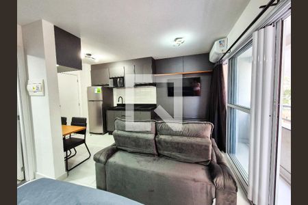 Sala/Quarto de kitnet/studio para alugar com 1 quarto, 28m² em Centro Histórico de São Paulo, São Paulo