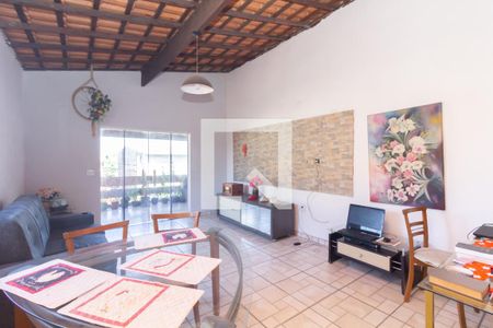 Sala de casa à venda com 1 quarto, 234m² em Lajeado, São Paulo