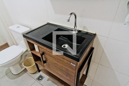 Banheiro de casa de condomínio para alugar com 2 quartos, 150m² em Santana, São Paulo