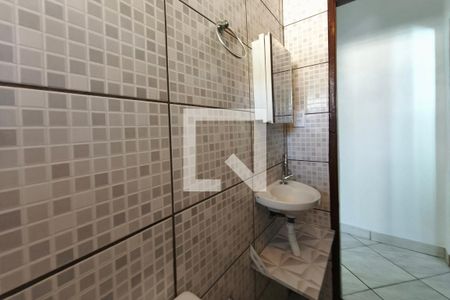 Banheiro de casa para alugar com 1 quarto, 43m² em Jardim São Pedro, Campinas