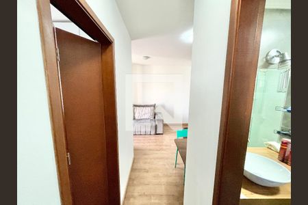 Corredor de apartamento à venda com 2 quartos, 55m² em Vila Amélia, São Paulo